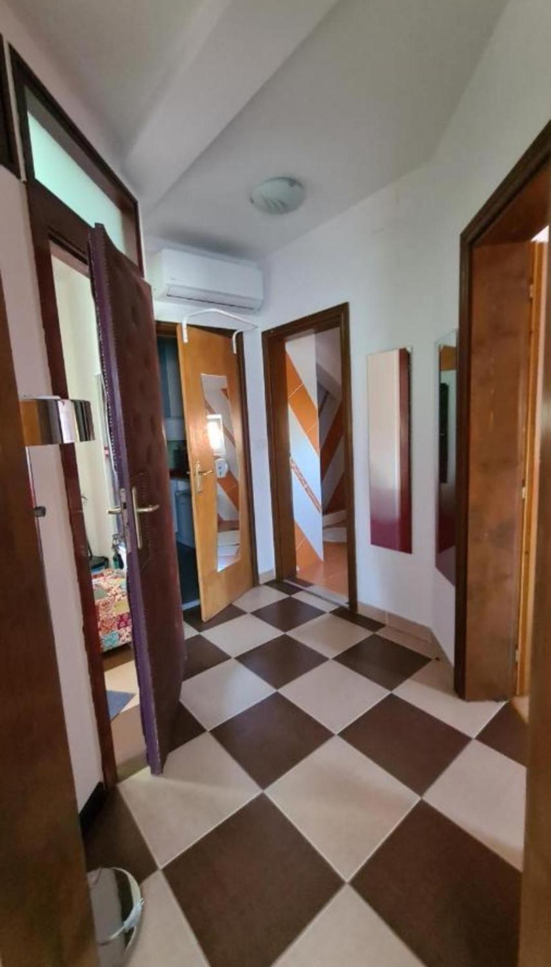 Lux Apartments With Pool Dex Zemun Polje Dış mekan fotoğraf