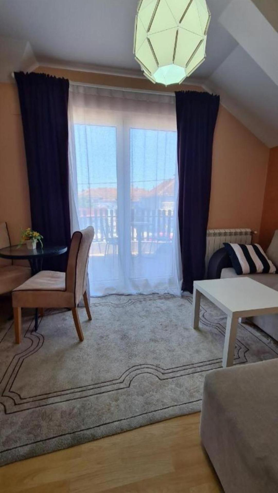 Lux Apartments With Pool Dex Zemun Polje Dış mekan fotoğraf
